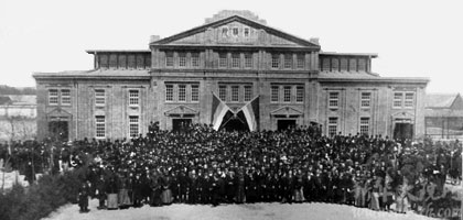 1918年4月8日民国首届国会开幕式全体议员合影
