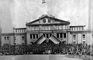 1918年8月12日第二届国会第一期常会开幕式议员合影