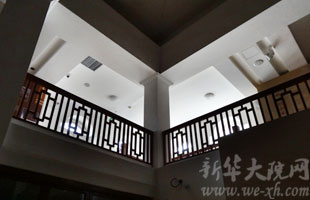 围廊式的二层